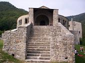 18 La scalinata di accesso alla Basilica
